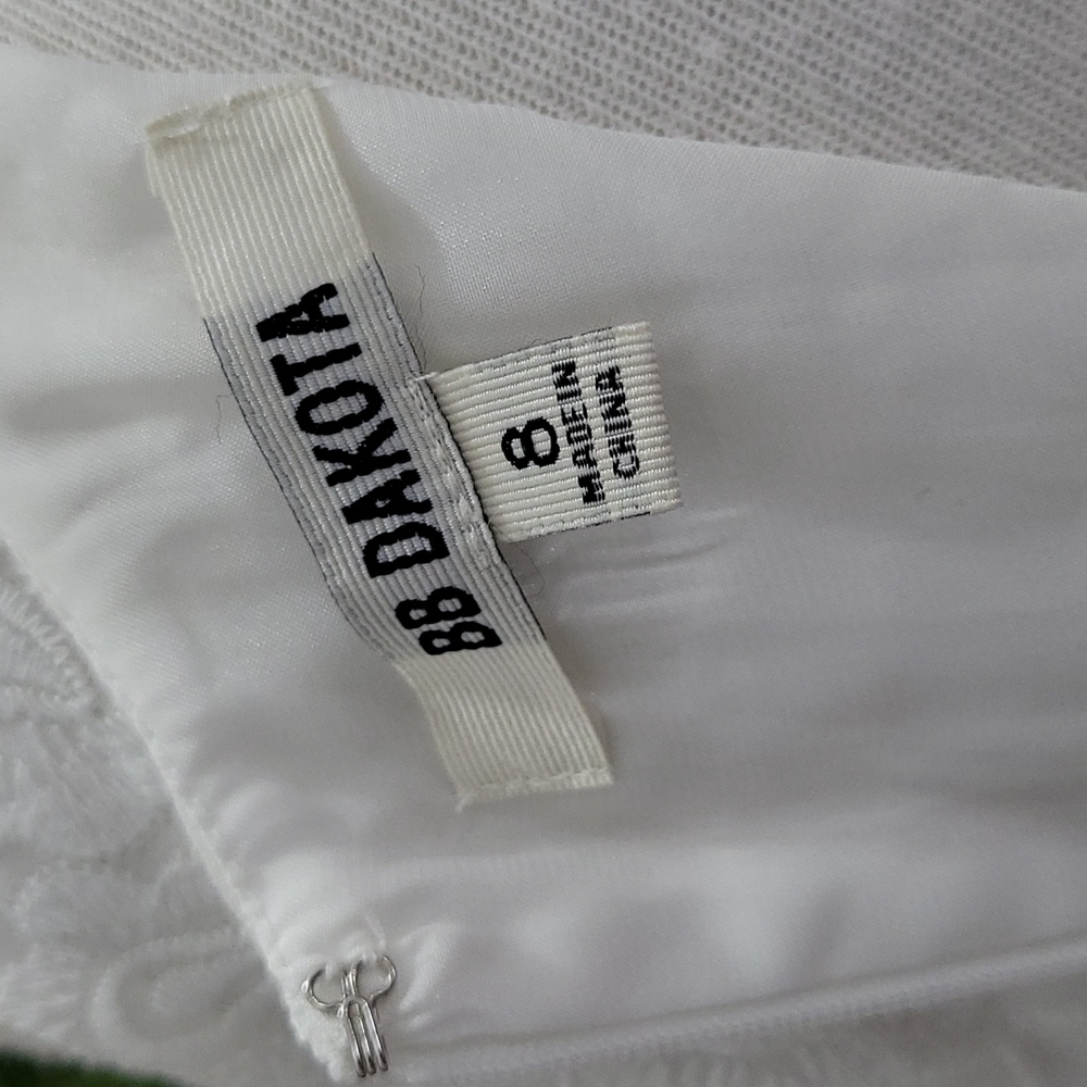 NEW White Dress Flirty Fit Flowy Crepe Overlay Sleeveless Skater BB Dakota sz 8 - Picture 11 of 11